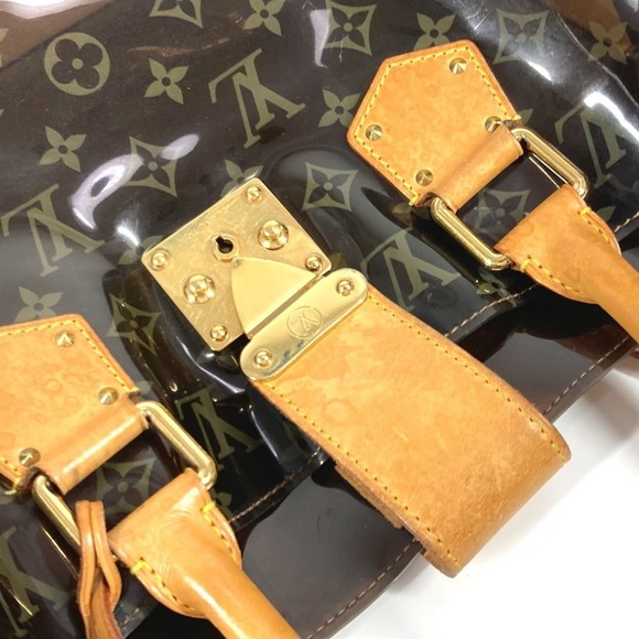 LOUIS VUITTON Brown Monogram Shoulder Bag - Picture 13 of 16